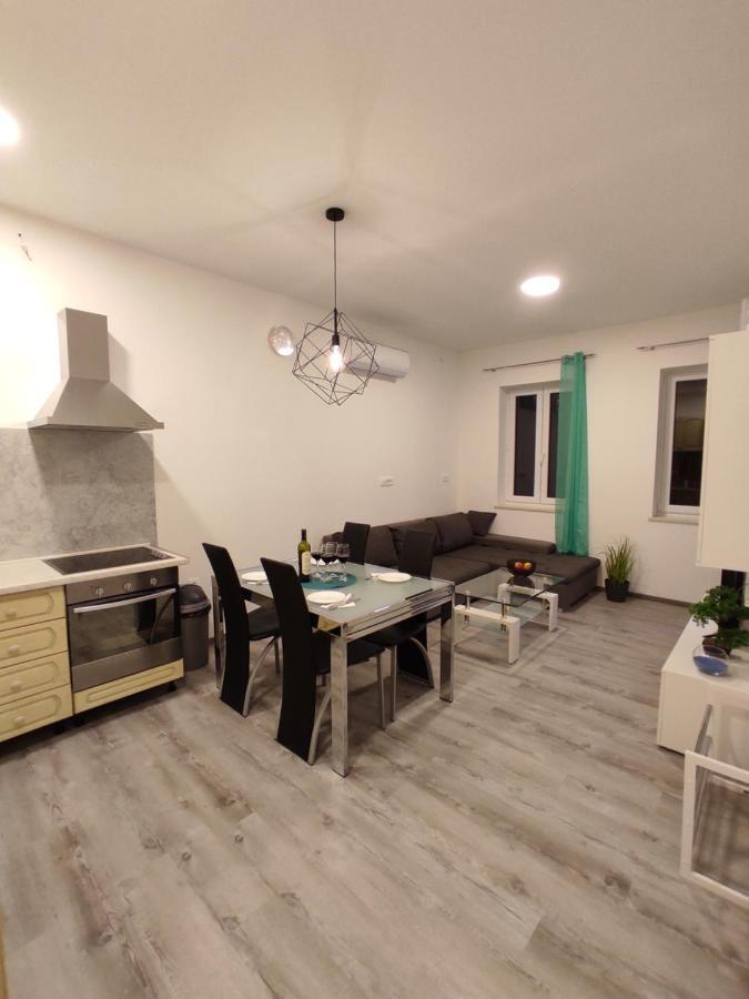 Apartment Ravnice Omiš Exteriér fotografie