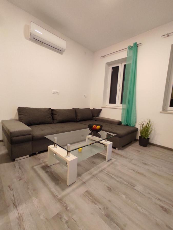 Apartment Ravnice Omiš Exteriér fotografie